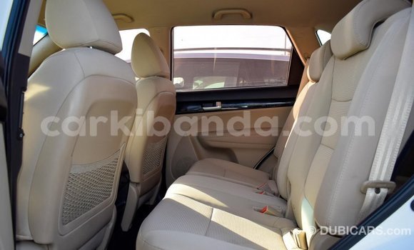 Nunua Imported Kia Sorento Nyeupe Gari ndani ya Import - Dubai nchini Uganda Nunua Imported Kia Sorento Nyeupe Gari ndani ya Import - Dubai nchini Uganda