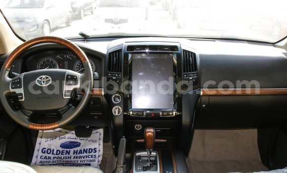 Nunua Imported Toyota Land Cruiser Nyingine Gari ndani ya Import - Dubai nchini Uganda Nunua Imported Toyota Land Cruiser Nyingine Gari ndani ya Import - Dubai nchini Uganda