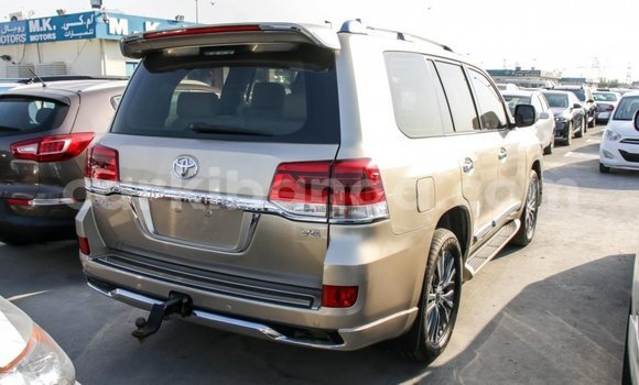Nunua Imported Toyota Land Cruiser Nyingine Gari ndani ya Import - Dubai nchini Uganda Nunua Imported Toyota Land Cruiser Nyingine Gari ndani ya Import - Dubai nchini Uganda