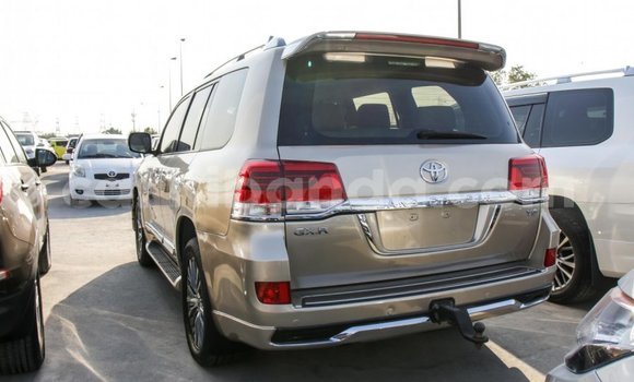 Nunua Imported Toyota Land Cruiser Nyingine Gari ndani ya Import - Dubai nchini Uganda Nunua Imported Toyota Land Cruiser Nyingine Gari ndani ya Import - Dubai nchini Uganda