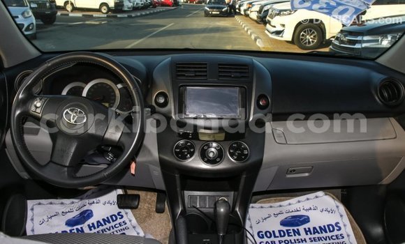 Acheter Import Voiture Toyota RAV4 Autre à Import - Dubai, Ouganda Acheter Import Voiture Toyota RAV4 Autre à Import - Dubai, Ouganda