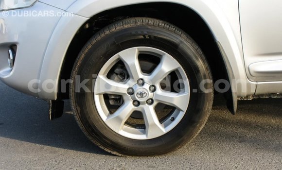 Acheter Import Voiture Toyota RAV4 Autre à Import - Dubai, Ouganda Acheter Import Voiture Toyota RAV4 Autre à Import - Dubai, Ouganda