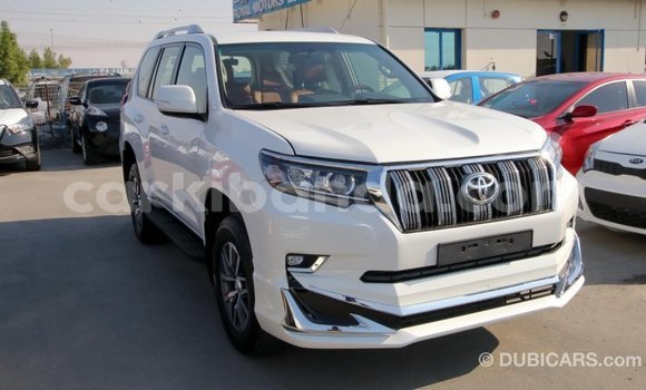 Nunua Imported Toyota Prado Nyeupe Gari ndani ya Import - Dubai nchini Uganda Nunua Imported Toyota Prado Nyeupe Gari ndani ya Import - Dubai nchini Uganda
