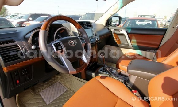 Nunua Imported Toyota Prado Nyeupe Gari ndani ya Import - Dubai nchini Uganda Nunua Imported Toyota Prado Nyeupe Gari ndani ya Import - Dubai nchini Uganda