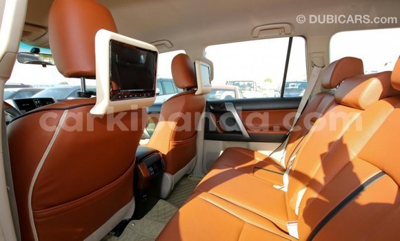 Nunua Imported Toyota Prado Nyeupe Gari ndani ya Import - Dubai nchini Uganda Nunua Imported Toyota Prado Nyeupe Gari ndani ya Import - Dubai nchini Uganda