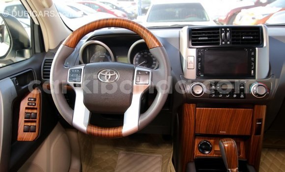 Nunua Imported Toyota Prado Nyeupe Gari ndani ya Import - Dubai nchini Uganda Nunua Imported Toyota Prado Nyeupe Gari ndani ya Import - Dubai nchini Uganda