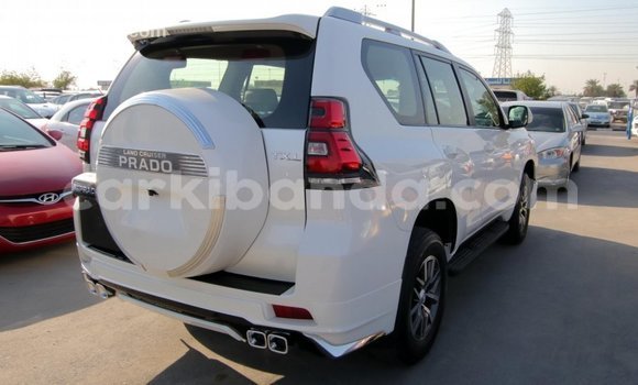Nunua Imported Toyota Prado Nyeupe Gari ndani ya Import - Dubai nchini Uganda Nunua Imported Toyota Prado Nyeupe Gari ndani ya Import - Dubai nchini Uganda