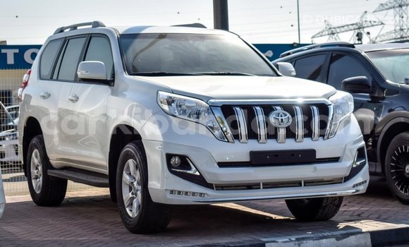 Nunua Imported Toyota Prado Nyeupe Gari ndani ya Import - Dubai nchini Uganda Nunua Imported Toyota Prado Nyeupe Gari ndani ya Import - Dubai nchini Uganda