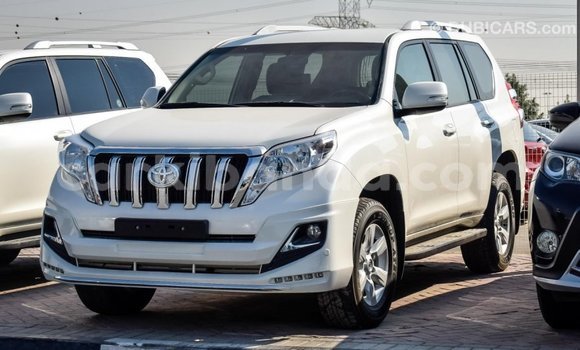 Nunua Imported Toyota Prado Nyeupe Gari ndani ya Import - Dubai nchini Uganda Nunua Imported Toyota Prado Nyeupe Gari ndani ya Import - Dubai nchini Uganda