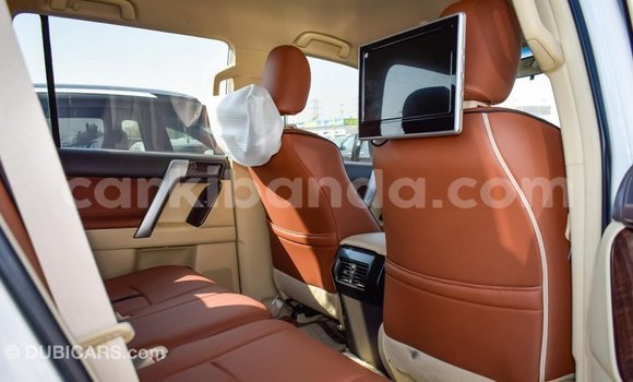 Nunua Imported Toyota Prado Nyeupe Gari ndani ya Import - Dubai nchini Uganda Nunua Imported Toyota Prado Nyeupe Gari ndani ya Import - Dubai nchini Uganda