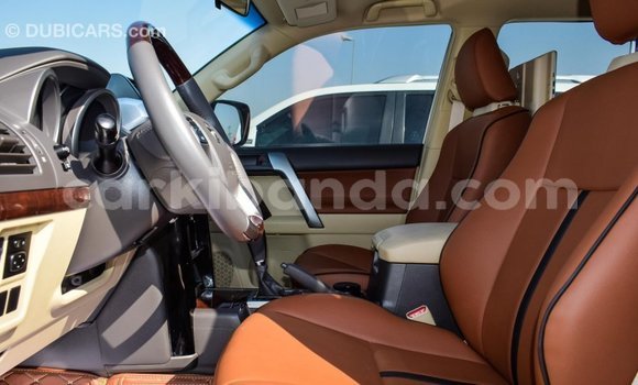 Nunua Imported Toyota Prado Nyeupe Gari ndani ya Import - Dubai nchini Uganda Nunua Imported Toyota Prado Nyeupe Gari ndani ya Import - Dubai nchini Uganda