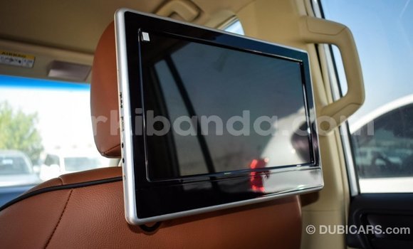 Nunua Imported Toyota Prado Nyeupe Gari ndani ya Import - Dubai nchini Uganda Nunua Imported Toyota Prado Nyeupe Gari ndani ya Import - Dubai nchini Uganda