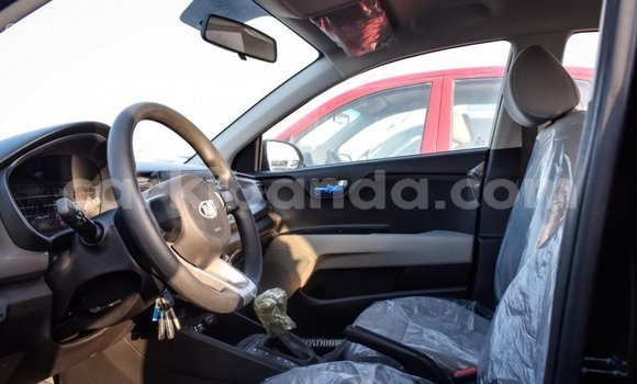 Nunua Imported Kia Rio Nyeusi Gari ndani ya Import - Dubai nchini Uganda Nunua Imported Kia Rio Nyeusi Gari ndani ya Import - Dubai nchini Uganda