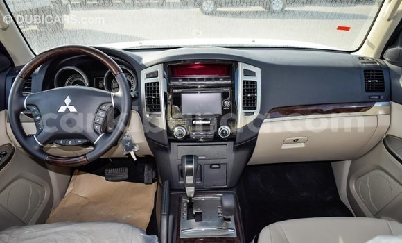 Gura Imported Mitsubishi Pajero White Imodoka i Import - Dubai mu Uganda Gura Imported Mitsubishi Pajero White Imodoka i Import - Dubai mu Uganda