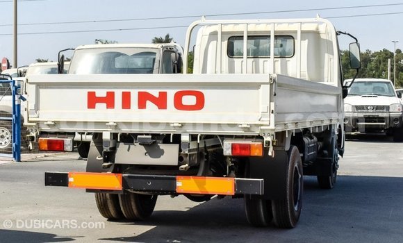 Gura Imported Hino 300 Series White Ikamyo i Import - Dubai mu Uganda Gura Imported Hino 300 Series White Ikamyo i Import - Dubai mu Uganda