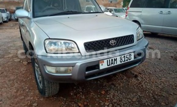 Acheter Occasion Voiture Toyota RAV4 Gris à Kampala, Ouganda Acheter Occasion Voiture Toyota RAV4 Gris à Kampala, Ouganda