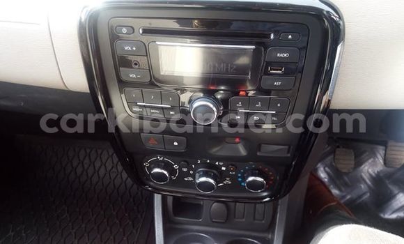 Gura Yakoze Renault Duster White Imodoka i Kampala mu Uganda Gura Yakoze Renault Duster White Imodoka i Kampala mu Uganda