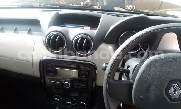 Gura Yakoze Renault Duster White Imodoka i Kampala mu Uganda Gura Yakoze Renault Duster White Imodoka i Kampala mu Uganda