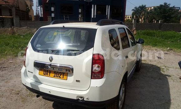 Gura Yakoze Renault Duster White Imodoka i Kampala mu Uganda Gura Yakoze Renault Duster White Imodoka i Kampala mu Uganda