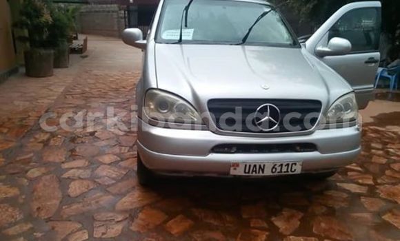 Gura Yakoze Mercedes‒Benz ML–Class Silver Imodoka i Kampala mu Uganda Gura Yakoze Mercedes‒Benz ML–Class Silver Imodoka i Kampala mu Uganda