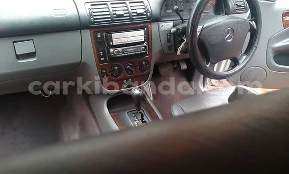 Gura Yakoze Mercedes‒Benz ML–Class Silver Imodoka i Kampala mu Uganda Gura Yakoze Mercedes‒Benz ML–Class Silver Imodoka i Kampala mu Uganda