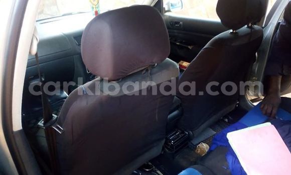 Gura Yakoze Volkswagen Golf Silver Imodoka i Kampala mu Uganda Gura Yakoze Volkswagen Golf Silver Imodoka i Kampala mu Uganda