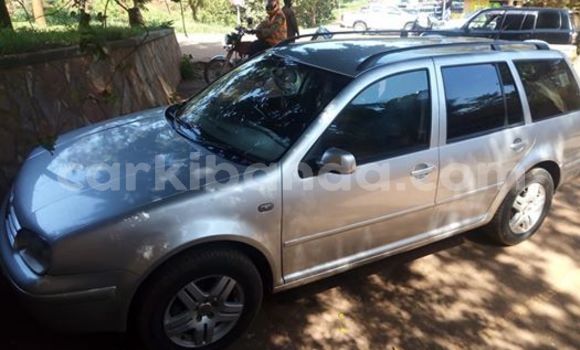 Gura Yakoze Volkswagen Golf Silver Imodoka i Kampala mu Uganda Gura Yakoze Volkswagen Golf Silver Imodoka i Kampala mu Uganda