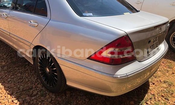 Gura Yakoze Mercedes‒Benz C–Class Silver Imodoka i Kampala mu Uganda Gura Yakoze Mercedes‒Benz C–Class Silver Imodoka i Kampala mu Uganda