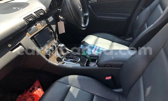 Gura Yakoze Mercedes‒Benz C–Class Silver Imodoka i Kampala mu Uganda Gura Yakoze Mercedes‒Benz C–Class Silver Imodoka i Kampala mu Uganda