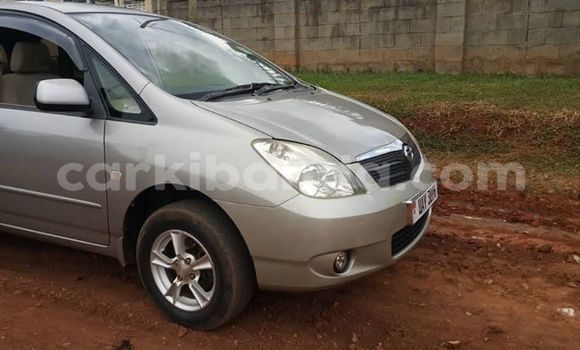 Gura Yakoze Toyota Spacio Silver Imodoka i Kampala mu Uganda Gura Yakoze Toyota Spacio Silver Imodoka i Kampala mu Uganda