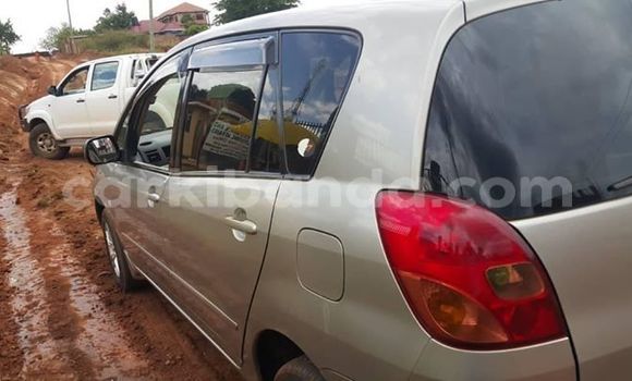 Gura Yakoze Toyota Spacio Silver Imodoka i Kampala mu Uganda Gura Yakoze Toyota Spacio Silver Imodoka i Kampala mu Uganda