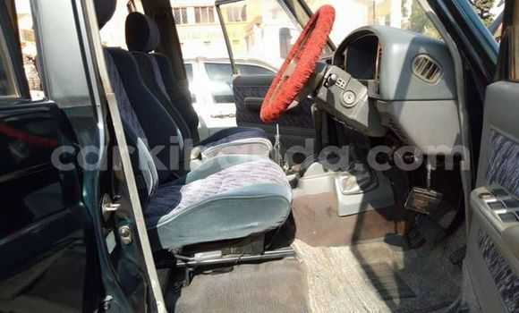 Gura Yakoze Toyota Land Cruiser Green Imodoka i Kampala mu Uganda Gura Yakoze Toyota Land Cruiser Green Imodoka i Kampala mu Uganda