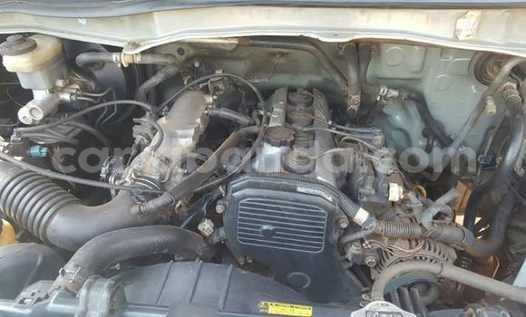 Gura Yakoze Toyota Land Cruiser Green Imodoka i Kampala mu Uganda Gura Yakoze Toyota Land Cruiser Green Imodoka i Kampala mu Uganda