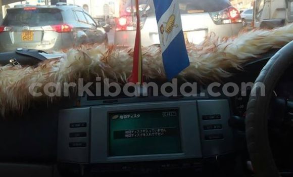 Gura Yakoze Toyota Mark X White Imodoka i Kampala mu Uganda Gura Yakoze Toyota Mark X White Imodoka i Kampala mu Uganda