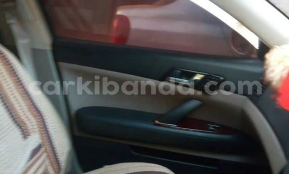 Gura Yakoze Toyota Mark X White Imodoka i Kampala mu Uganda Gura Yakoze Toyota Mark X White Imodoka i Kampala mu Uganda