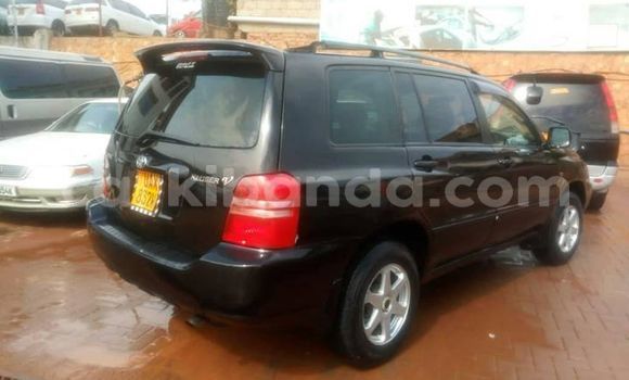 Gura Yakoze Toyota Kluger Black Imodoka i Kampala mu Uganda Gura Yakoze Toyota Kluger Black Imodoka i Kampala mu Uganda