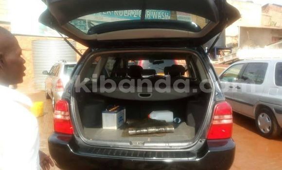 Gura Yakoze Toyota Kluger Black Imodoka i Kampala mu Uganda Gura Yakoze Toyota Kluger Black Imodoka i Kampala mu Uganda