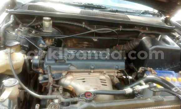 Gura Yakoze Toyota Kluger Black Imodoka i Kampala mu Uganda Gura Yakoze Toyota Kluger Black Imodoka i Kampala mu Uganda