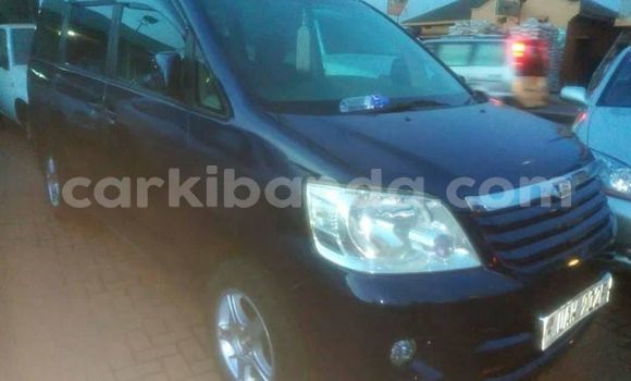 Gura Yakoze Toyota Noah Blue Imodoka i Kampala mu Uganda Gura Yakoze Toyota Noah Blue Imodoka i Kampala mu Uganda