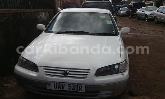 Gura Yakoze Toyota Camry White Imodoka i Arua mu Uganda Gura Yakoze Toyota Camry White Imodoka i Arua mu Uganda