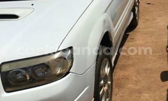Gura Yakoze Subaru Forester White Imodoka i Kampala mu Uganda Gura Yakoze Subaru Forester White Imodoka i Kampala mu Uganda