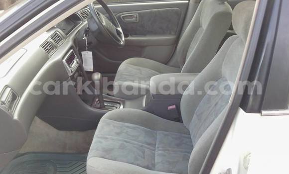 Gura Yakoze Toyota Camry White Imodoka i Arua mu Uganda Gura Yakoze Toyota Camry White Imodoka i Arua mu Uganda
