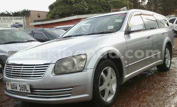 Buy Used Nissan Serena Silver Car in Arua in Uganda