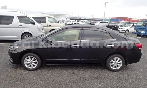 Gura Yakoze Toyota Premio Black Imodoka i Kampala mu Uganda Gura Yakoze Toyota Premio Black Imodoka i Kampala mu Uganda