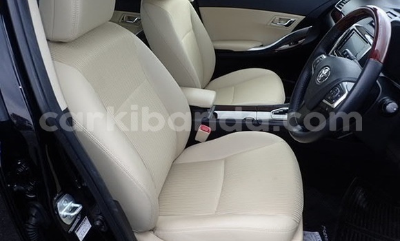 Gura Yakoze Toyota Premio Black Imodoka i Kampala mu Uganda Gura Yakoze Toyota Premio Black Imodoka i Kampala mu Uganda