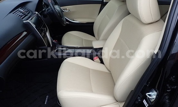 Gura Yakoze Toyota Premio Black Imodoka i Kampala mu Uganda Gura Yakoze Toyota Premio Black Imodoka i Kampala mu Uganda