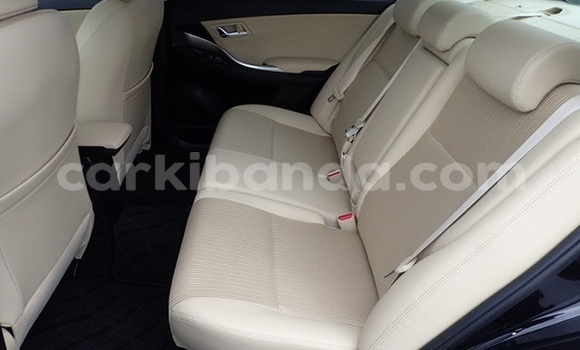 Gura Yakoze Toyota Premio Black Imodoka i Kampala mu Uganda Gura Yakoze Toyota Premio Black Imodoka i Kampala mu Uganda