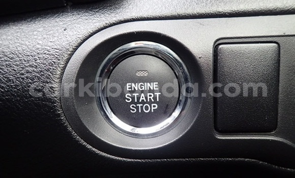 Gura Yakoze Toyota Premio Black Imodoka i Kampala mu Uganda Gura Yakoze Toyota Premio Black Imodoka i Kampala mu Uganda