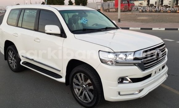 Buy Import Toyota Land Cruiser White Car in Import - Dubai in Uganda Buy Import Toyota Land Cruiser White Car in Import - Dubai in Uganda