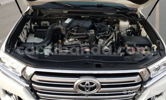 Buy Import Toyota Land Cruiser White Car in Import - Dubai in Uganda Buy Import Toyota Land Cruiser White Car in Import - Dubai in Uganda